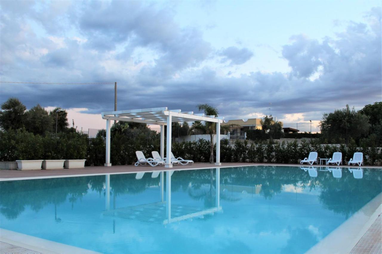 Villa Maria - Apartments In Villa With Pool โปลีญาโนอามาเร ภายนอก รูปภาพ