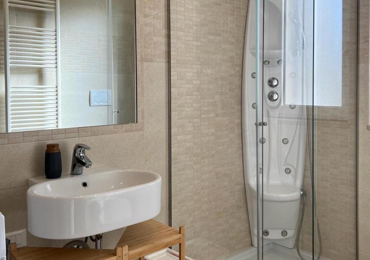 Villa Maria - Apartments In Villa With Pool โปลีญาโนอามาเร ภายนอก รูปภาพ