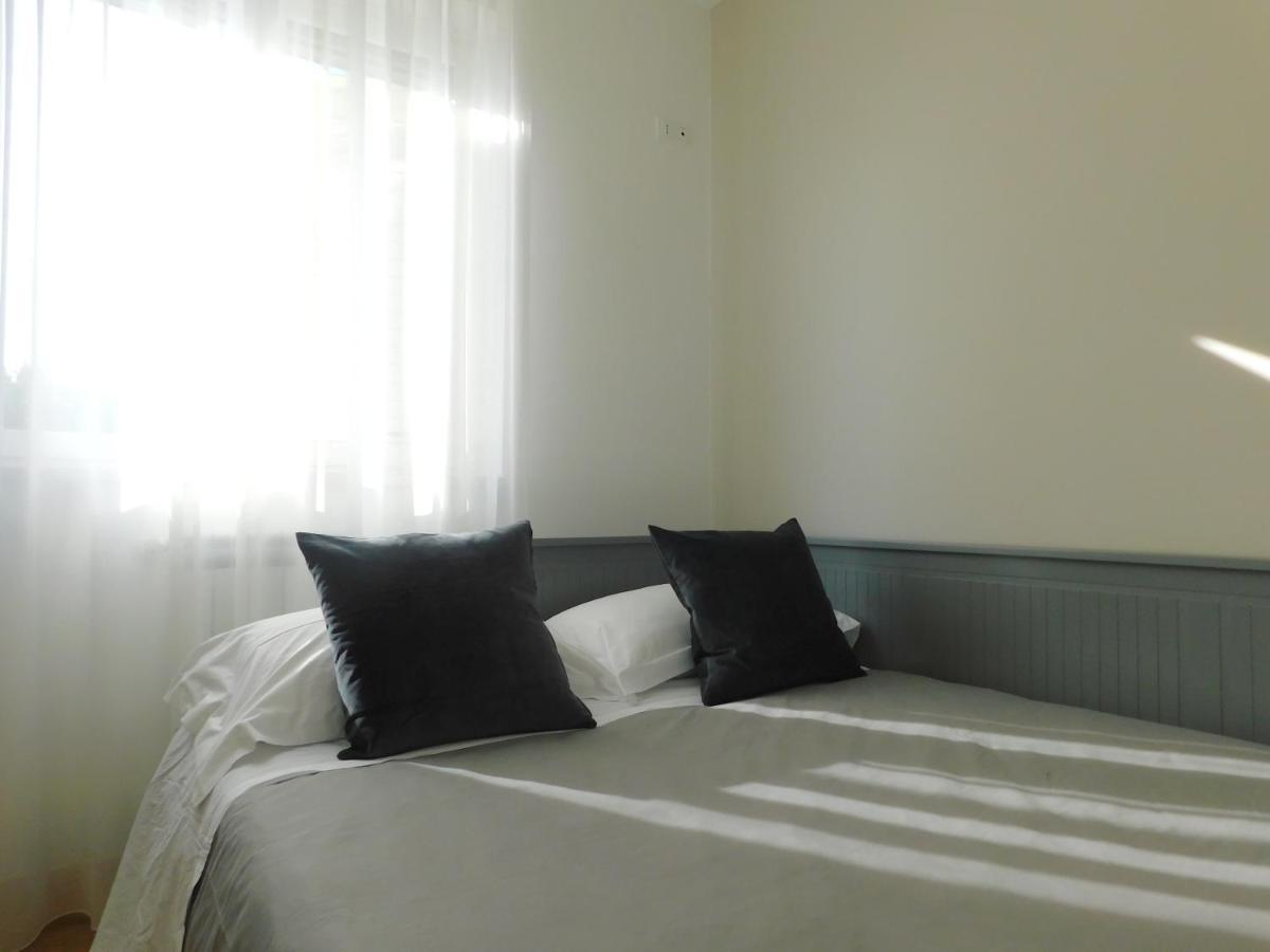 Villa Maria - Apartments In Villa With Pool โปลีญาโนอามาเร ภายนอก รูปภาพ