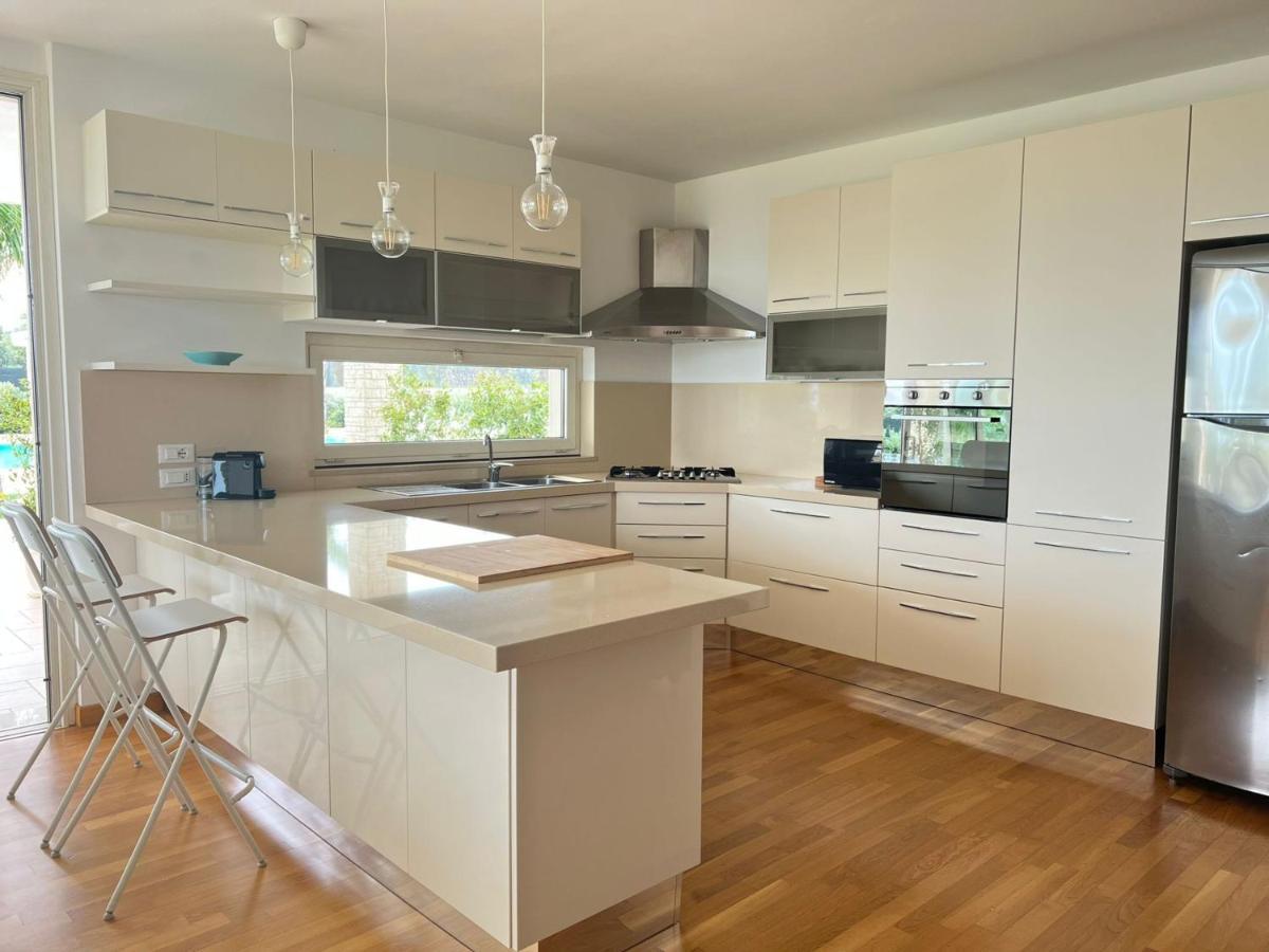 Villa Maria - Apartments In Villa With Pool โปลีญาโนอามาเร ภายนอก รูปภาพ